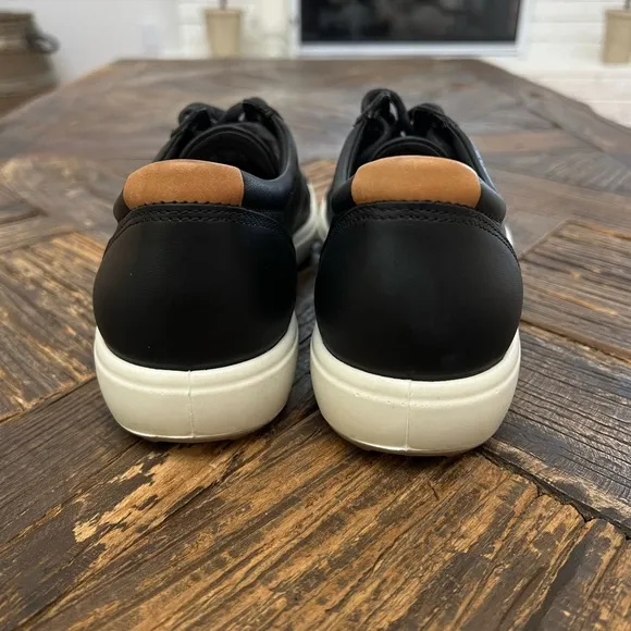 Ecco Women's Soft VII Fashion Sneaker Black – Sz 8 – 8.5