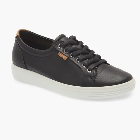 Ecco Women's Soft VII Fashion Sneaker Black – Sz 8 – 8.5