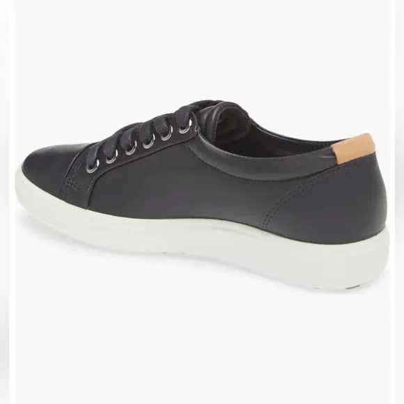 Ecco Women's Soft VII Fashion Sneaker Black – Sz 8 – 8.5