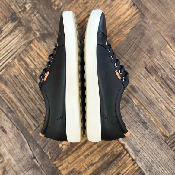 Ecco Women's Soft VII Fashion Sneaker Black – Sz 8 – 8.5