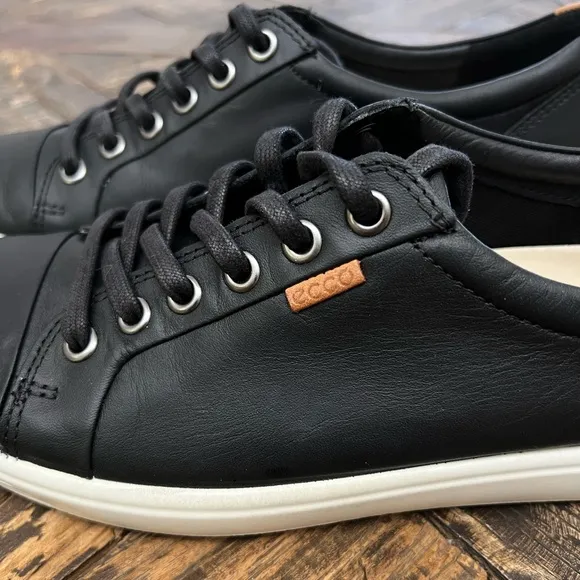 Ecco Women's Soft VII Fashion Sneaker Black – Sz 8 – 8.5