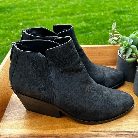 EILEEN FISCHER  “PEER” Suede Booties Heeled Ankle Boots Black | Size 9.5
