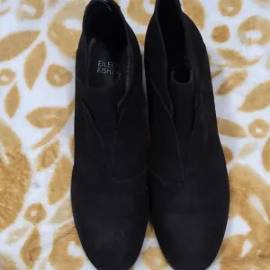 Eileen Fisher Women's Black Suede ankle boots