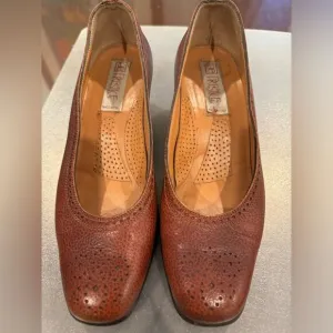 Elegance Leather Shoes Made in Italy, Size 35½, 2-Inch Heel Brown Classic Style‎
