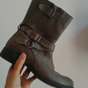 Eric Michael Leather Boots with Buckles Distressed Portugal size 38