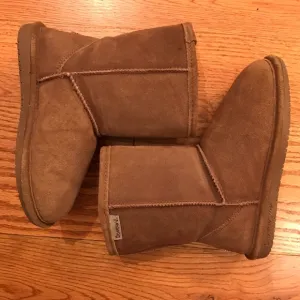 EUC Bearpaw Boots