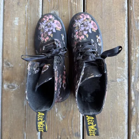 EUC Doc Martens RARE Floral 9D03 Combat Boots 8-Eyelet in Women's 7 / EU 38