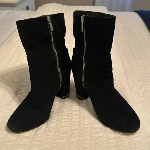 EUC Michael Kors Boots