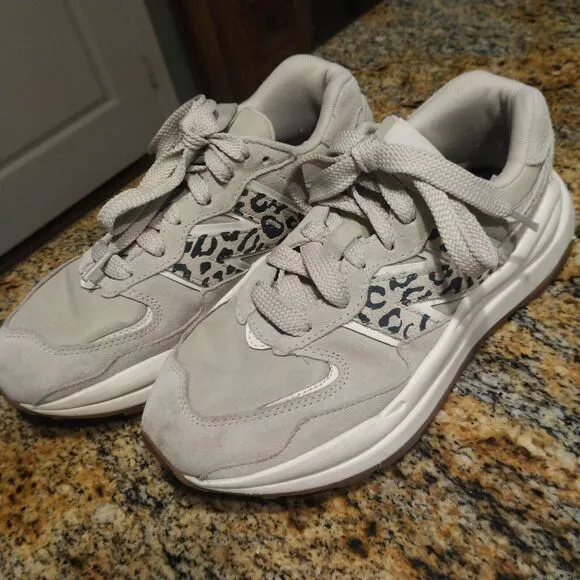 EUC New Balance 57/40 Timberwolf Leopard Gray Sneakers W5740APB Women's US 8 B