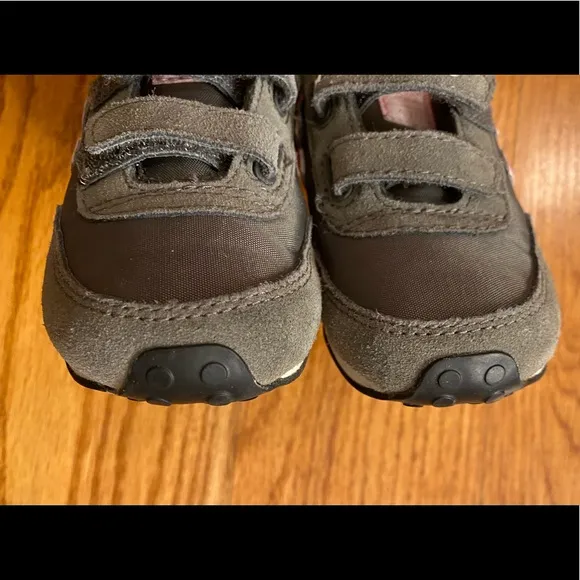 EUC New Balance Sneakers, Gray