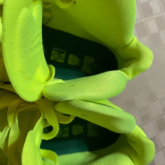 EUC Nike Zoom Hyperfuse Volt 2012 Size 17 525022-700 Neon Yellow UK 16 EU 52.
