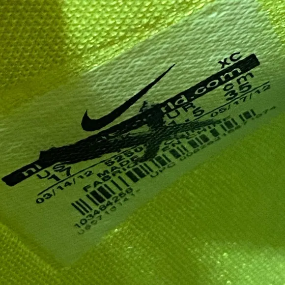 EUC Nike Zoom Hyperfuse Volt 2012 Size 17 525022-700 Neon Yellow UK 16 EU 52.