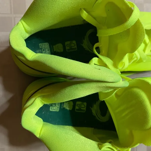 EUC Nike Zoom Hyperfuse Volt 2012 Size 17 525022-700 Neon Yellow UK 16 EU 52.