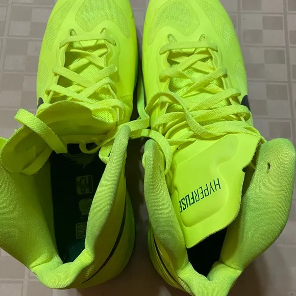 EUC Nike Zoom Hyperfuse Volt 2012 Size 17 525022-700 Neon Yellow UK 16 EU 52.