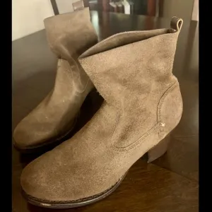 EUC Women’s RAG &amp; BONE Slouchy Boots in Distressed Brown Suede, Size 36 (US 6)