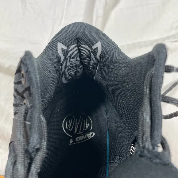 🧡EUC🧡AND 1 Attack Mid Basketball Shoes Black Junebug Gum Size 13 D3009MBZT