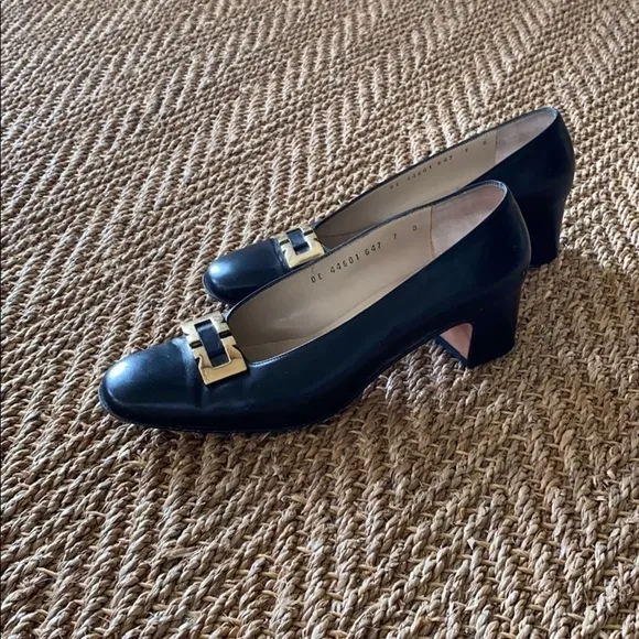 FERRAGAMO Classic Black Heels Shoes, 7