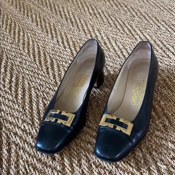 FERRAGAMO Classic Black Heels Shoes, 7