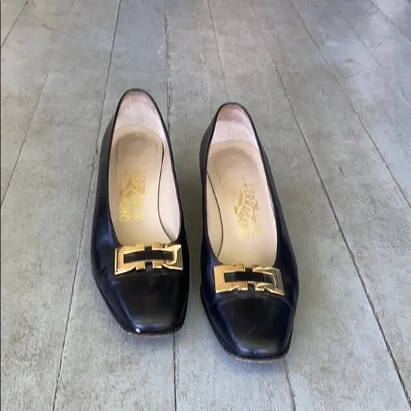 FERRAGAMO Classic Black Heels Shoes, 7