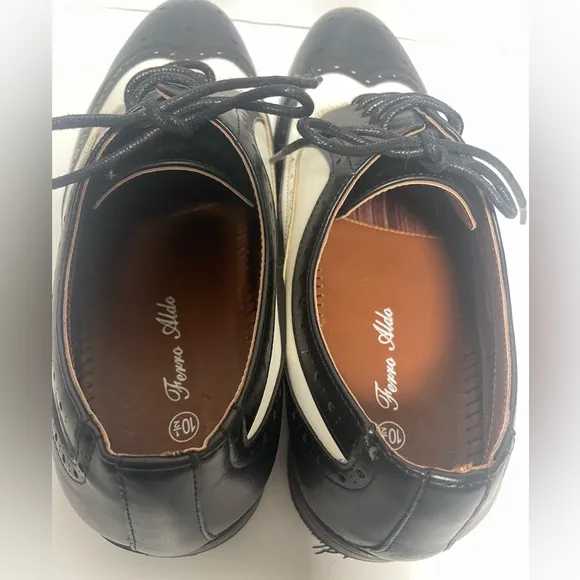 Ferro Aldo Arthur Black and White Classic Oxford Wingtips Men’s 10.5