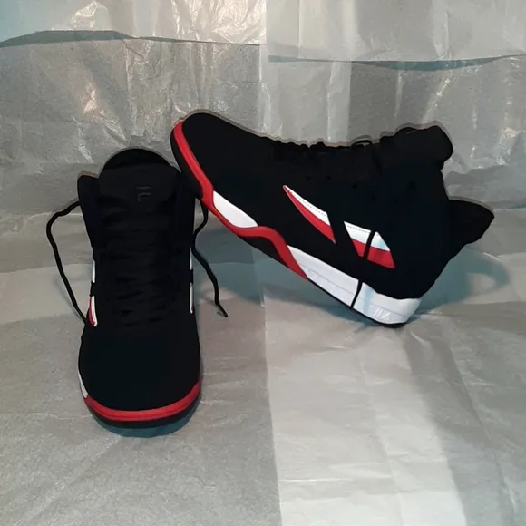 Fila Mid Suede Sneakers! Brand NEW Men 10.5