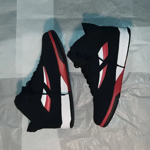 Fila Mid Suede Sneakers! Brand NEW Men 10.5