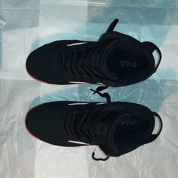 Fila Mid Suede Sneakers! Brand NEW Men 10.5