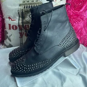 (F)KENNETH COLE, men's studded leather boots size 7.5