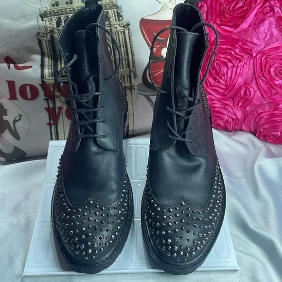 (F)KENNETH COLE, men's studded leather boots size 7.5