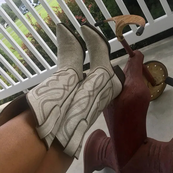 For Sale!! Idyllwind Boots! 7.5