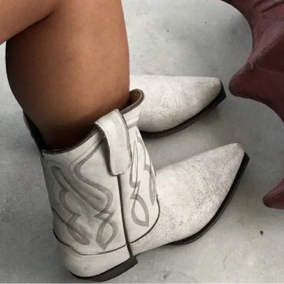 For Sale!! Idyllwind Boots! 7.5