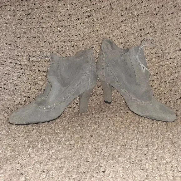 FRATELLI ROSSETTI-Gray Soft Suede Booties-Brogue Accent-Lace Drawstring-Sz 6-NM