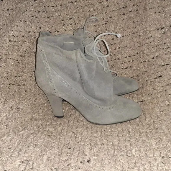 FRATELLI ROSSETTI-Gray Soft Suede Booties-Brogue Accent-Lace Drawstring-Sz 6-NM