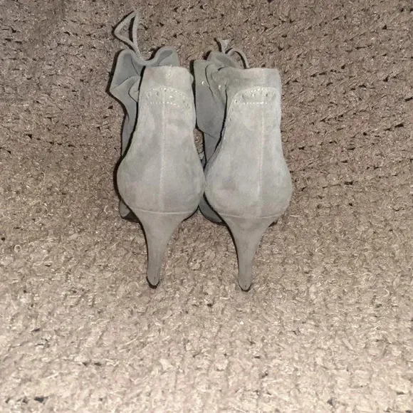 FRATELLI ROSSETTI-Gray Soft Suede Booties-Brogue Accent-Lace Drawstring-Sz 6-NM