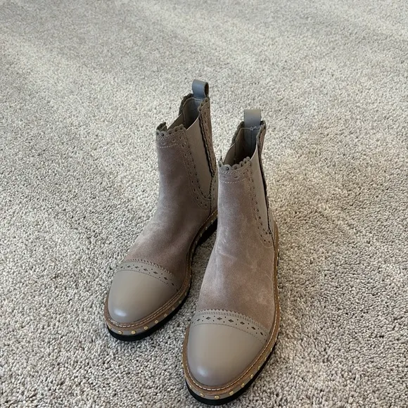 Free People Atlas Chelsea Boots Taupe 39