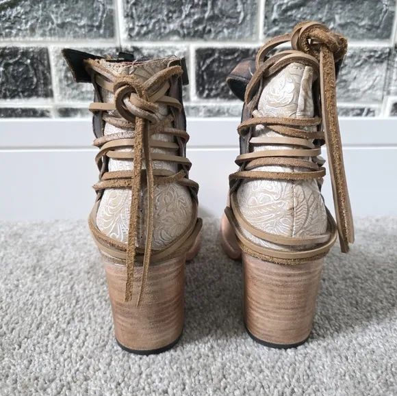 Freebird By Steven Women's Taupe Raeanne 8 Leather Heel Shoes Size 8