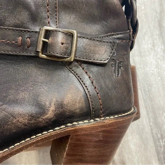 Frye Carmen 3 straps leather heeled boots Size 10