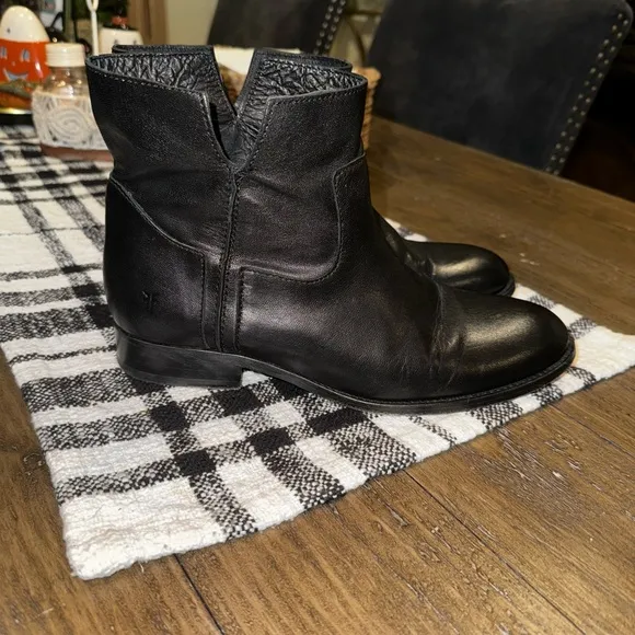 Frye MELISSA Slouch Black Leather Pull On Rounded Toe Ankle Boots Size 8.5