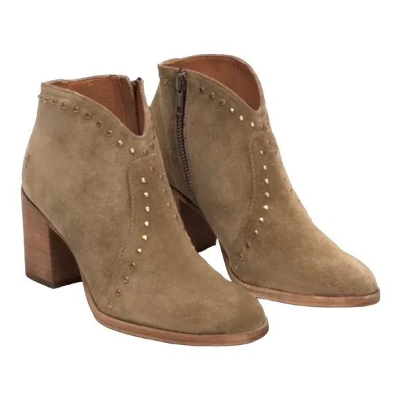 Frye Nora Stud Zip Ankle Boots Short Tan Suede Heeled Sz 8 Booties