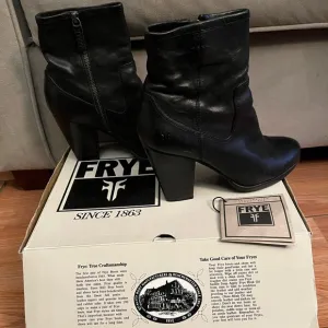 Frye Patty Artisan Zip Leather Bootie Black Size 8.5