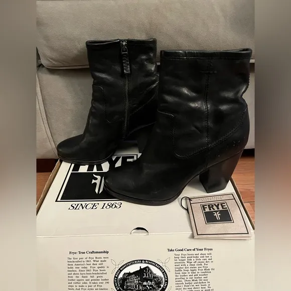 Frye Patty Artisan Zip Leather Bootie Black Size 8.5
