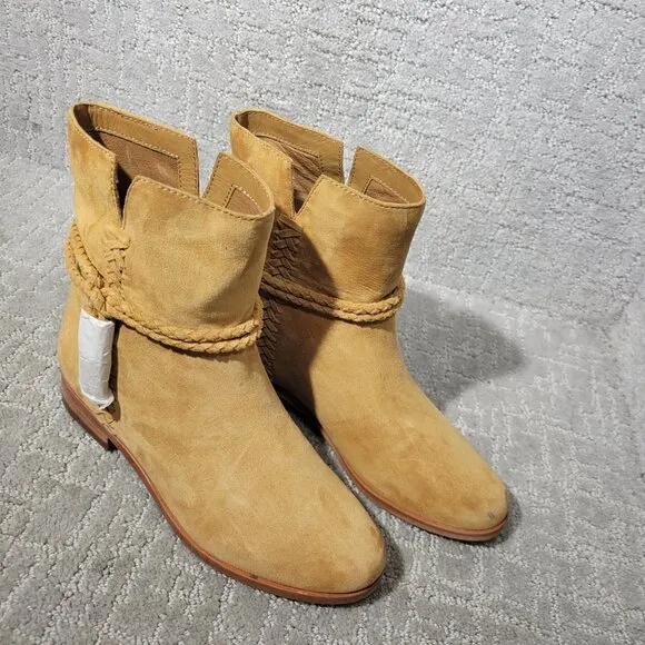 Frye Tina Women's Size 6.5M US Camel Suede Whipstitch Tassel Ankle Boots