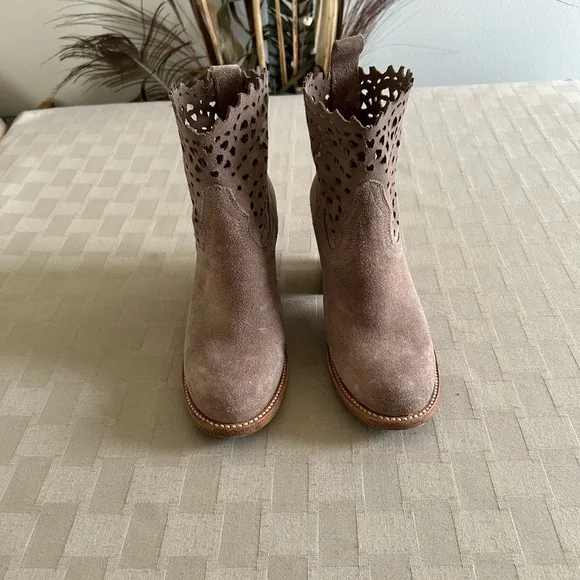Frye Victoria Cut Short Boots