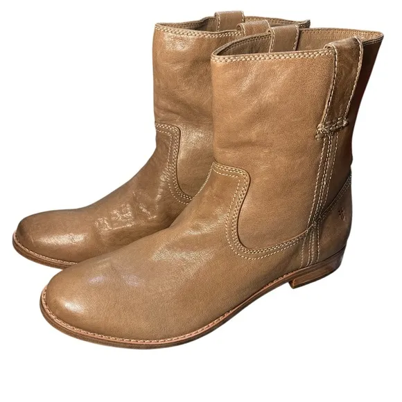 Frye Women's Tan Leather Boots
