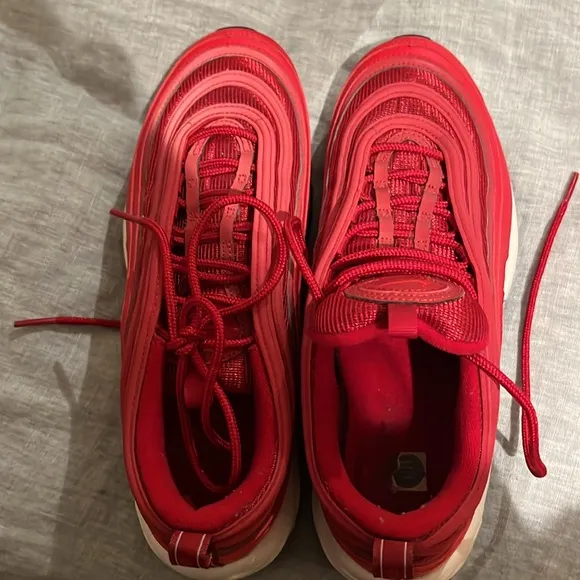 genuine vintage NIKE AIRMAX in red