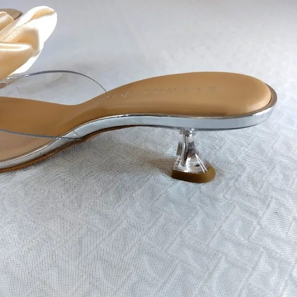 Gianni Bini the Alana Clear Flower dress sandals. Slip on Lucite heel 7.5 woman