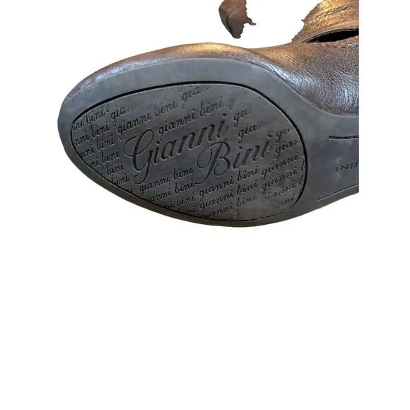 Gianni Bini leather boots. Size 7.5 in excellent condition.