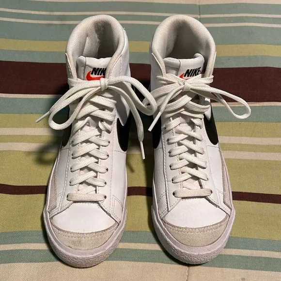 Girl’s Leather High Tops by Nike Brand. EUC!