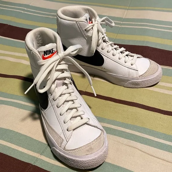 Girl’s Leather High Tops by Nike Brand. EUC!