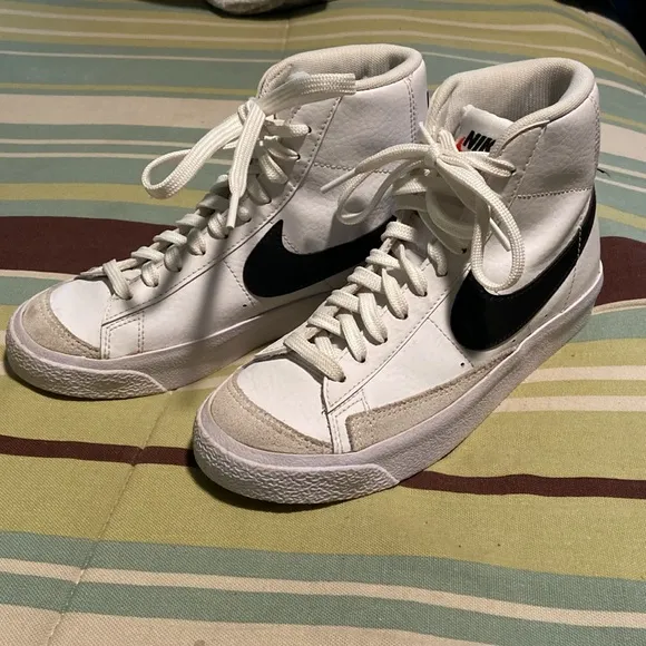 Girl’s Leather High Tops by Nike Brand. EUC!